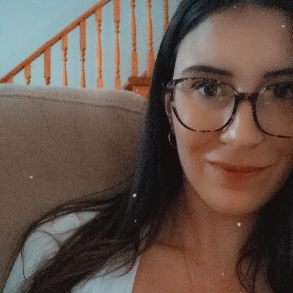 Meet your Posher, Cindy - Picture 1 of 1